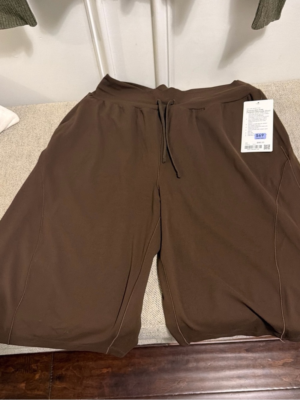 Lululemon Groove Mid-rise Relaxed Bermuda shorts
